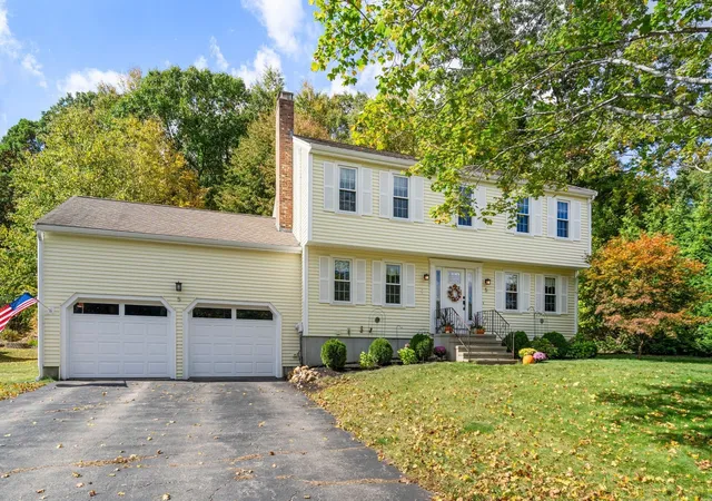 Photo 2 of Single family home for sale at 5 Crockett Cir, Hopedale, MA 01747 | MLS# 73588207 | Listing updated on 2026-10-09