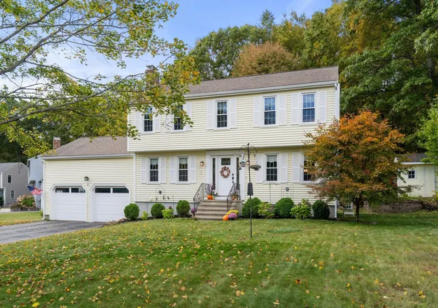 Photo 3 of Single family home for sale at 5 Crockett Cir, Hopedale, MA 01747 | MLS# 73588207 | Listing updated on 2026-10-09