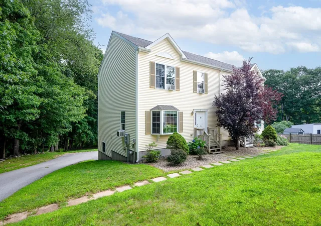 Condo for sale at 16 Central Tree Rd #16, Rutland, MA 01543 | MLS# 73573692