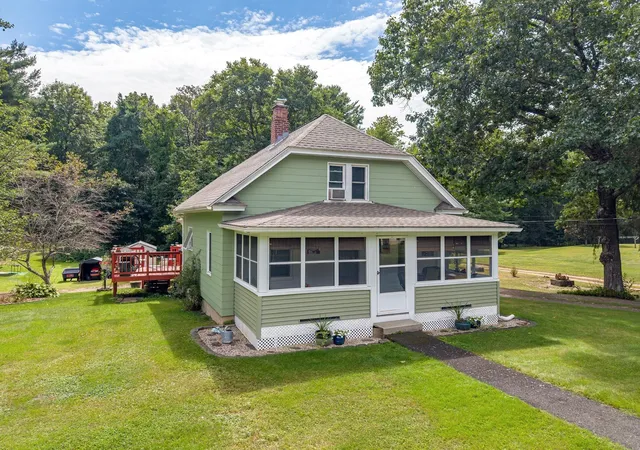Photo 2 of Single family home for sale at 123 Metacomet St, Belchertown, MA 01007 | MLS# 73574999 | Listing updated on 2026-09-14