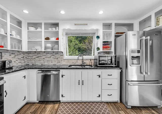 Photo 4 of Single family home for sale at 123 Metacomet St, Belchertown, MA 01007 | MLS# 73574999 | Listing updated on 2026-09-14