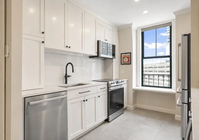 Listing Photo 3 - Condo for sale in 75 Clarendon St Condominiums located at 75 Clarendon St, Boston, MA 02116 - Unit #602