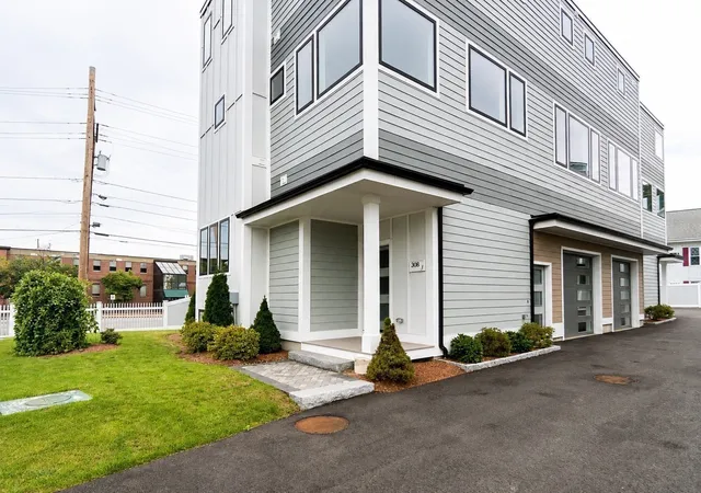 Listing Photo 3 - Condo for sale in building located at 312 Newton St, Waltham, MA 02453 - Unit #1