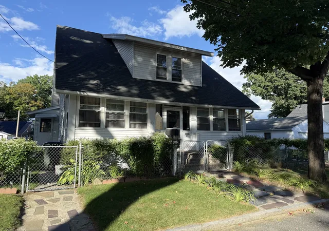 Photo 1 of Single family home for sale at 27 Border St, Springfield, MA 01104 | MLS# 73576055 | Listing updated on 2026-09-11