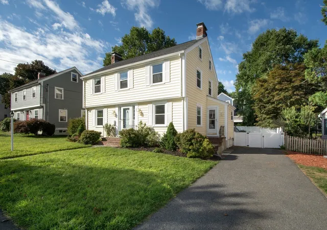 Photo 3 of Single family home for sale at 88 Elm St, Milton, MA 02186 | MLS# 73570461 | Listing updated on 2026-09-12
