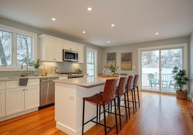 Photo 4 of Condo for sale at 64r Brattle St #1, Arlington, MA 02474 | MLS# 73575700 | Listing updated on 2026-09-14