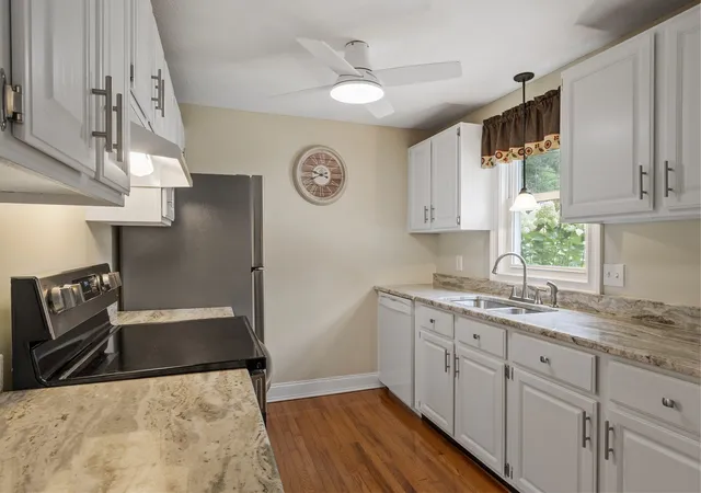Photo 3 of Sale Pending at 221 Bayberry Hl Ln #221, Leominster, MA 01453 | MLS# 73571999 | Listing updated on 2026-09-29