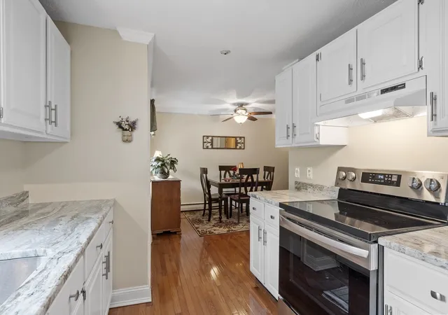 Listing Photo 5 - Condo for sale in building located at 221 Bayberry Hl Ln, Leominster, MA 01453 - Unit #221