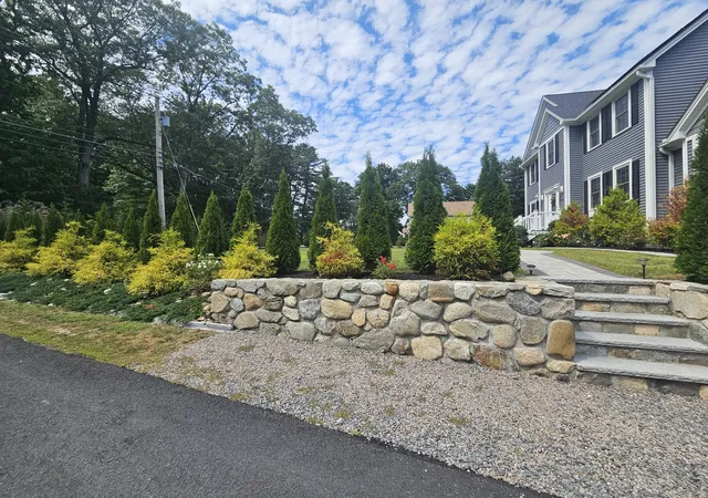 Photo 3 of Single family home for sale at 399 North St, Tewksbury, MA 01876 | MLS# 73576135 | Listing updated on 2026-09-15