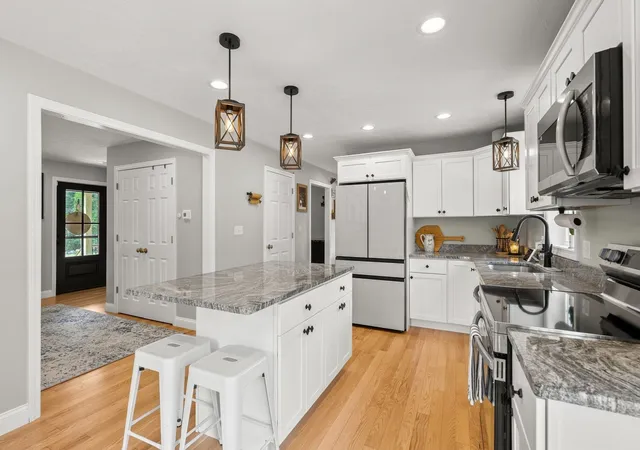 Photo 4 of Single family home for sale at 109 Spruce St, Middleboro, MA 02346 | MLS# 73572131 | Listing updated on 2026-09-16
