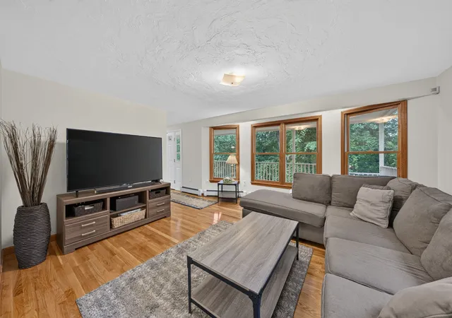 Photo 3 of Single family home for sale at 10 Fairway Dr, Groton, MA 01450 | MLS# 73575132 | Listing updated on 2026-09-14