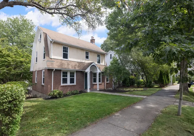 Photo 1 of Sale Pending at 1925 Commonwealth Ave, Auburndale, MA 02466 | MLS# 73571154 | Listing updated on 2026-09-23