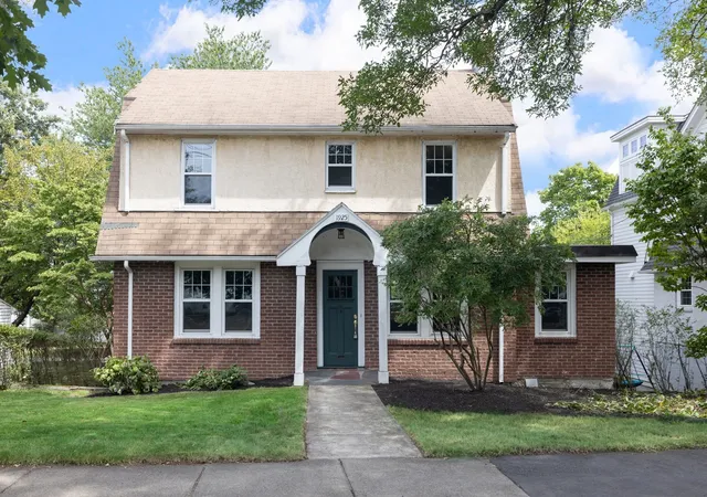 Photo 2 of Sale Pending at 1925 Commonwealth Ave, Auburndale, MA 02466 | MLS# 73571154 | Listing updated on 2026-09-23