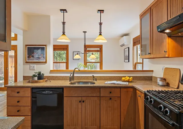 Photo 4 of Sale Pending at 38 Warwick St #38, Somerville, MA 02145 | MLS# 73572573 | Listing updated on 2026-09-18