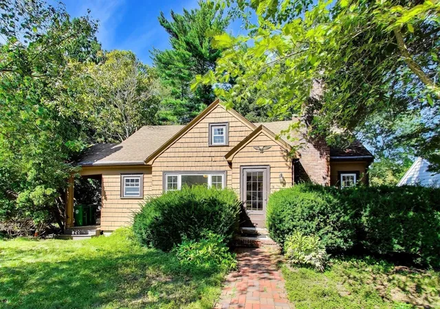 Photo 2 of Single family home for sale at 72 Sexton Ave, Westwood, MA 02090 | MLS# 73574358 | Listing updated on 2026-09-13