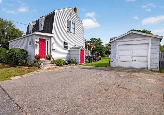 Photo 3 of Single family home for sale at 32 Gardner Ave, Swansea, MA 02777 | MLS# 73573857 | Listing updated on 2026-09-11