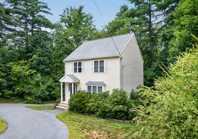 Photo 3 of Single family home for sale at 40 Hartford Ave N, Upton, MA 01568 | MLS# 73573230 | Listing updated on 2026-09-12