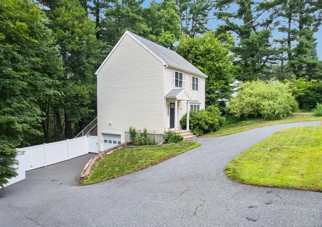Photo 3 of Single family home for sale at 40 Hartford Ave N, Upton, MA 01568 | MLS# 73573230 | Listing updated on 2026-09-12