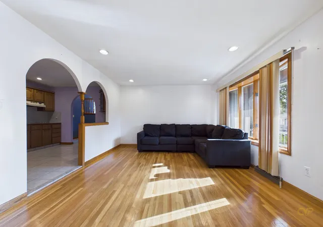 Photo 4 of Single family home for sale at 861 Pine Hl Dr, New Bedford, MA 02745 | MLS# 73574647 | Listing updated on 2026-09-13