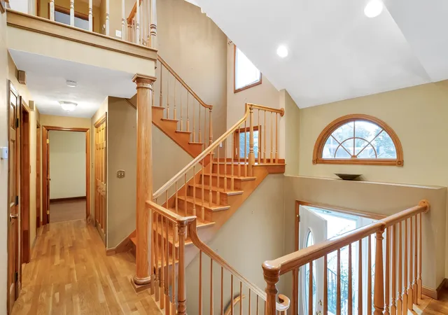 Photo 3 of Single family home for sale at 31 Wildmere Ave, Burlington, MA 01803 | MLS# 73572235 | Listing updated on 2026-09-14