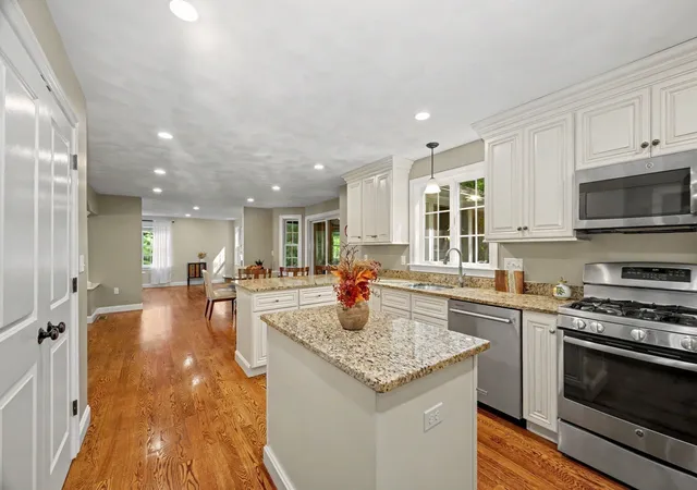 Photo 3 of Single family home for sale at 44 Ashwood Ave, Wilmington, MA 01887 | MLS# 73572437 | Listing updated on 2026-09-16