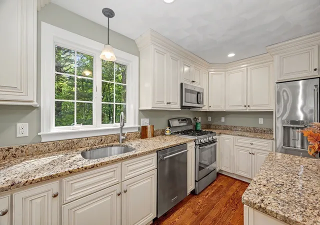Photo 3 of Single family home for sale at 44 Ashwood Ave, Wilmington, MA 01887 | MLS# 73572437 | Listing updated on 2026-09-16