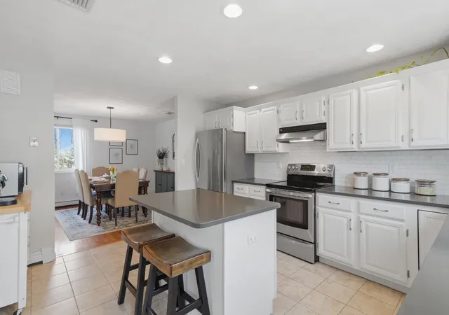 Photo 4 of Condo for sale at 5 Candice Ct #1, Woburn, MA 01801 | MLS# 73573885 | Listing updated on 2026-09-13