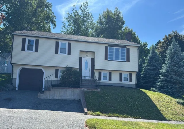 Photo 2 of Single family home for sale at 39 Westport Rd, Worcester, MA 01605 | MLS# 73572350 | Listing updated on 2026-09-16