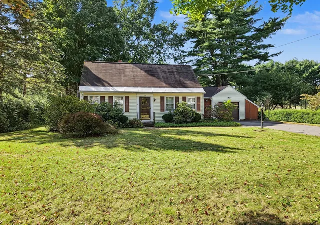 Photo 2 of Single family home for sale at 170 Barton Rd, Greenfield, MA 01301 | MLS# 73583721 | Listing updated on 2026-10-03