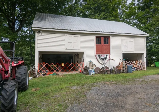 Photo 4 of Single family home for sale at 31 South St, Bernardston, MA 01337 | MLS# 73575379 | Listing updated on 2026-09-14