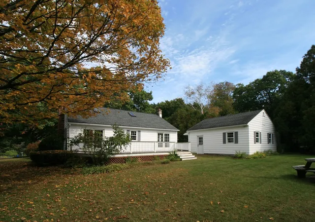 Photo 2 of Single family home for sale at 28 South St, Easthampton, MA 01027 | MLS# 73586201 | Listing updated on 2026-10-06