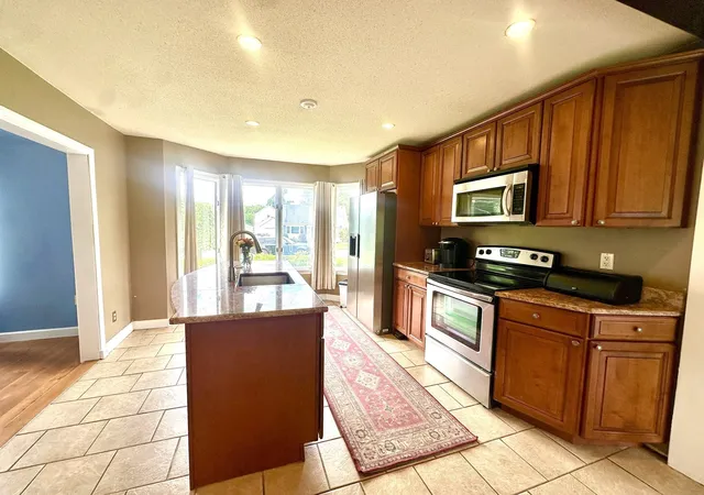 Photo 3 of Single family home for sale at 122 Haviland St, Ludlow, MA 01056 | MLS# 73574681 | Listing updated on 2026-09-13