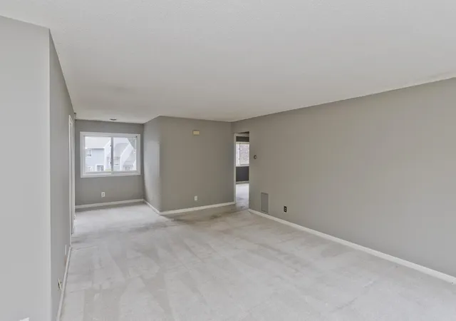 Listing Photo 4 - Condo for sale in building located at 551 Nassau Dr, Springfield, MA 01129 - Unit #551