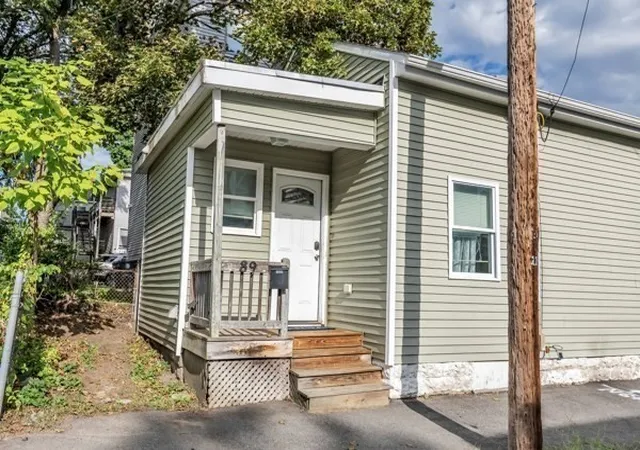 Photo 3 of Condo for sale at 89 Auburn St #1, Haverhill, MA 01830 | MLS# 73572403 | Listing updated on 2026-09-15