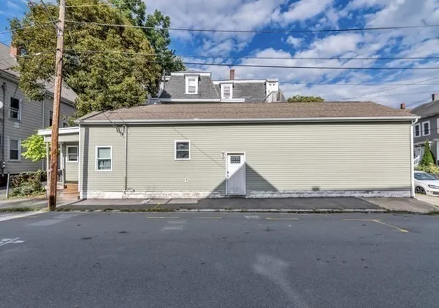 Photo 3 of Condo for sale at 89 Auburn St #1, Haverhill, MA 01830 | MLS# 73572403 | Listing updated on 2026-09-15