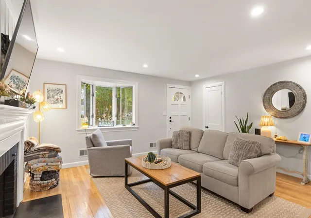 Photo 4 of Single family home for sale at 17 Cogswell Ave, Beverly, MA 01915 | MLS# 73581139 | Listing updated on 2026-10-13