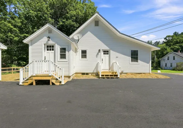 Photo 2 of Single family home for sale at 204 River Dr, Hadley, MA 01035 | MLS# 73583623 | Listing updated on 2026-10-03