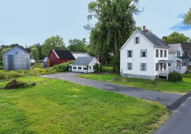Photo 2 of Sale Pending at 31 Fair St, Northampton, MA 01060 | MLS# 73581809 | Listing updated on 2026-10-14