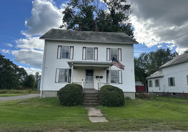 Photo 3 of Sale Pending at 31 Fair St, Northampton, MA 01060 | MLS# 73581809 | Listing updated on 2026-10-14
