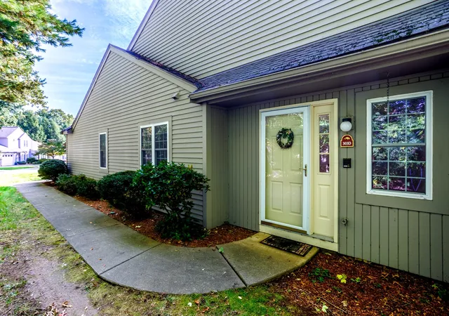 Photo 2 of Sale Pending at 303 Ridgefield Cir #303D, Clinton, MA 01510 | MLS# 73586975 | Listing updated on 2026-10-09