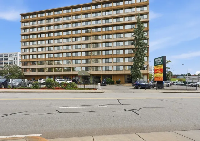 Listing Photo 3 - Condo for sale in building located at 70 Southbridge St, Worcester, MA 01608 - Unit #402