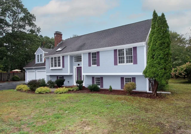 Photo 3 of Single family home for sale at 37 Yearling Run, Buzzards Bay, MA 02532 | MLS# 73585051 | Listing updated on 2026-10-05