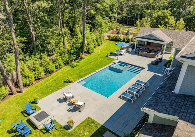 Photo 2 of Single family home for sale at 7 Willow Cir, Mashpee, MA 02649 | MLS# 73585642 | Listing updated on 2026-10-06