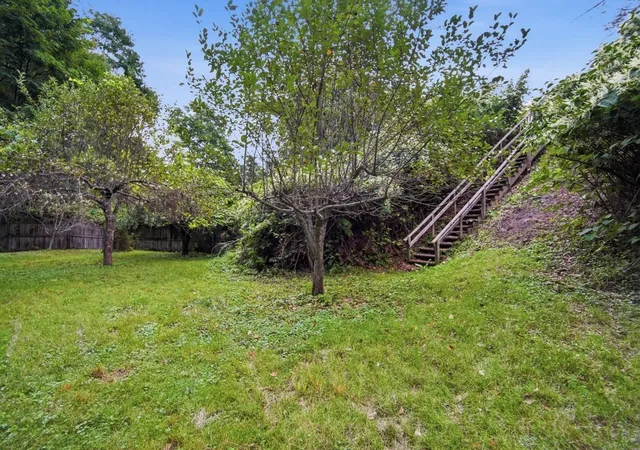 Photo 3 of Single family home for sale at 283 South St, Northampton, MA 01060 | MLS# 73575207 | Listing updated on 2026-09-14