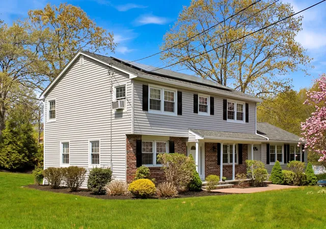 Photo 1 of Sale Pending at 9 Sparhawk Dr, Burlington, MA 01803 | MLS# 73571586 | Listing updated on 2026-09-21