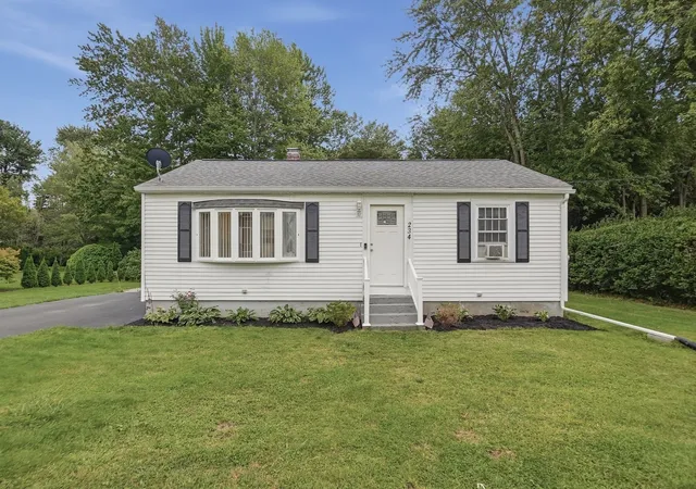 Photo 2 of Sale Pending at 234 Cohasset St, Worcester, MA 01604 | MLS# 73571759 | Listing updated on 2026-09-10