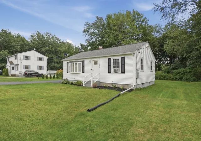 Photo 3 of Sale Pending at 234 Cohasset St, Worcester, MA 01604 | MLS# 73571759 | Listing updated on 2026-09-10