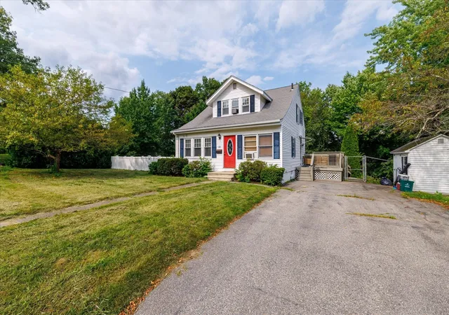 Photo 2 of Single family home for sale at 22 Oneida, Worcester, MA 01606 | MLS# 73579452 | Listing updated on 2026-10-14