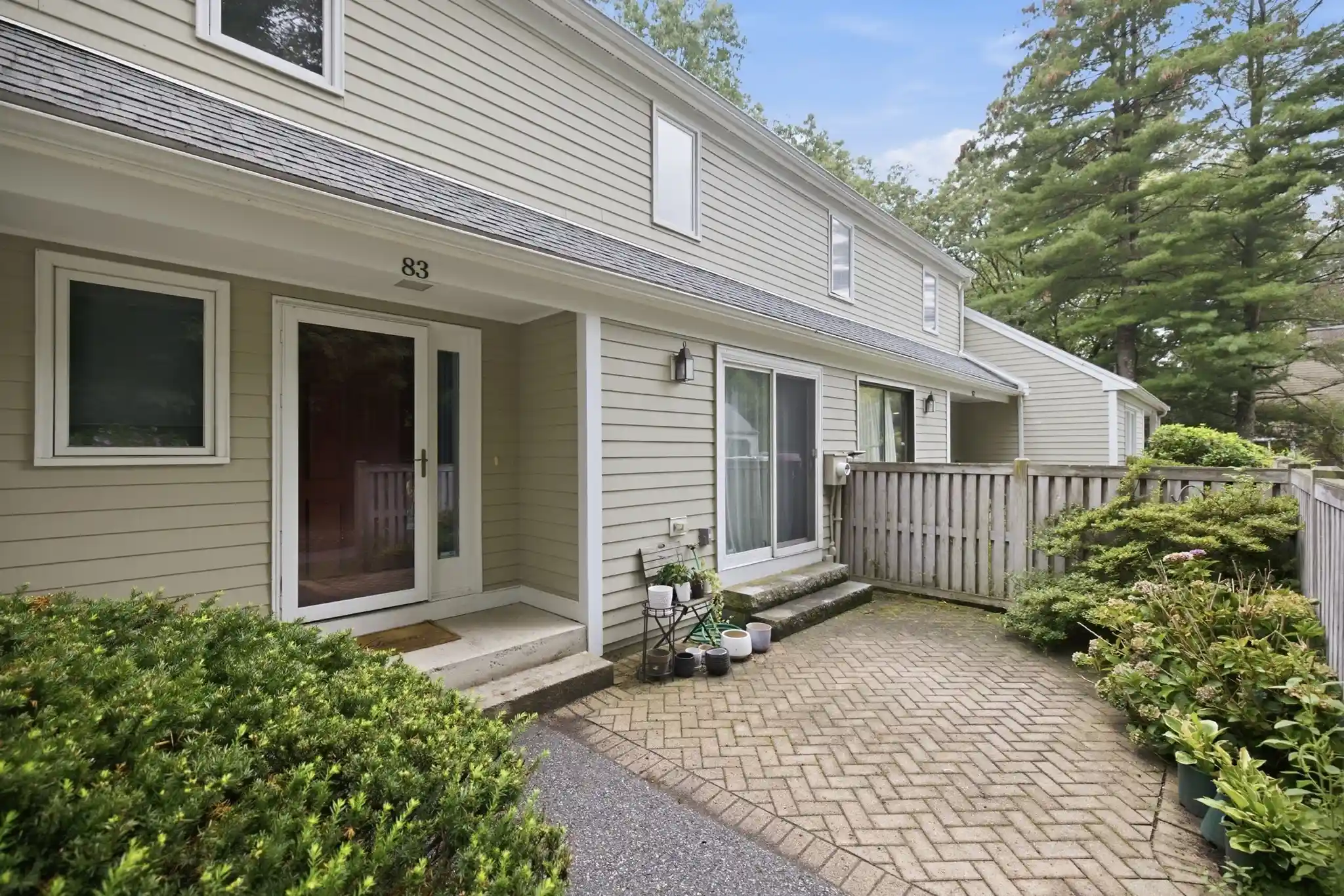 Listing Photo 2 - Condo for sale in 83 Fifer Ln located at 83 Fifer Ln, Lexington, MA 02420 - Unit #83