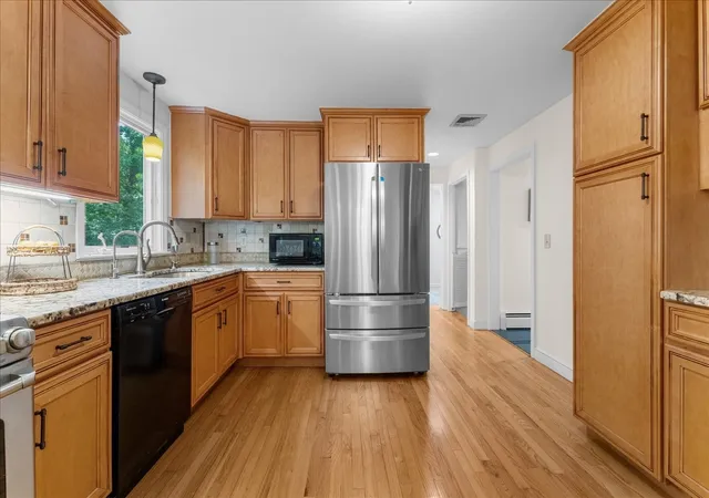 Photo 4 of Single family home for sale at 41-a Hunnewell St, Wellesley Hills, MA 02481 | MLS# 73575899 | Listing updated on 2026-09-15
